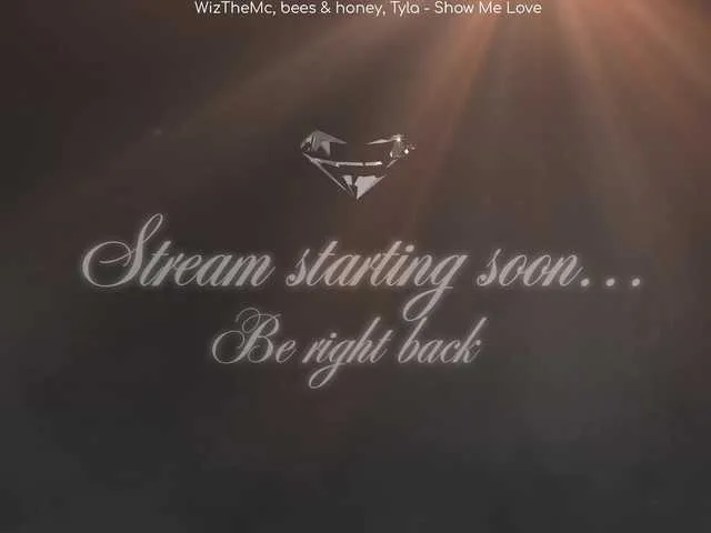 LoraDevine – webcam model profile photo Image 11