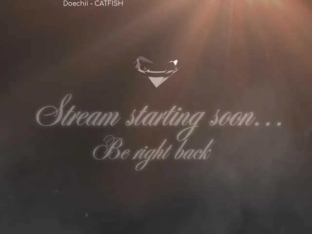 LoraDevine – webcam model profile photo Image 8