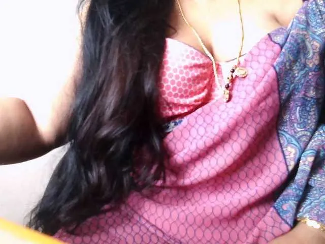 British_EmJess – webcam model profile photo Image 12