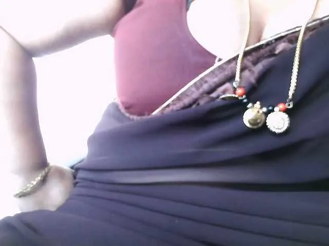 British_EmJess – webcam model profile photo Image 15