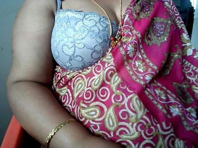 British_EmJess – webcam model profile photo Image 2