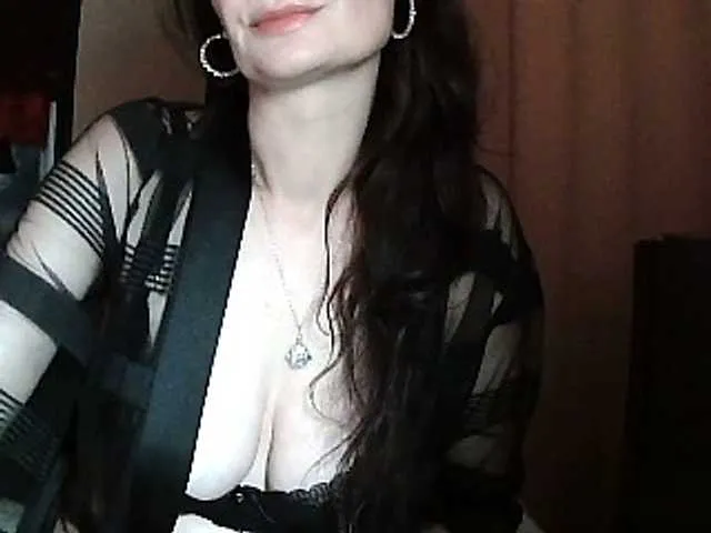 Zaradavis – webcam model profile photo Image 8