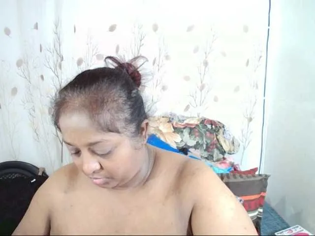 Taly1974 – webcam model profile photo Image 10