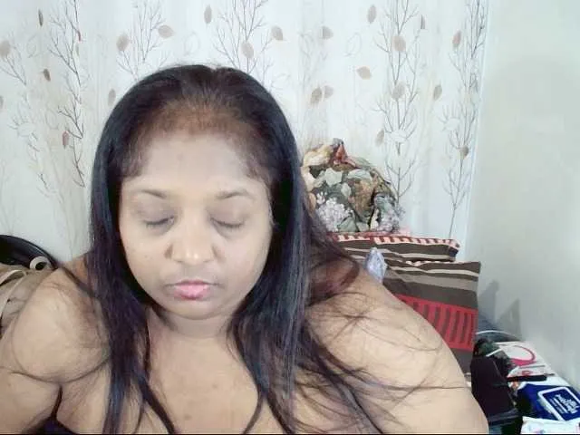 Taly1974 – webcam model profile photo Image 4