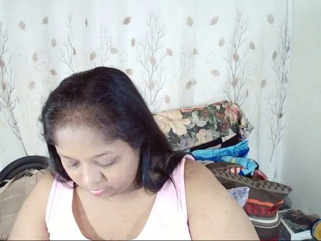 Taly1974 – webcam model profile photo Image 6