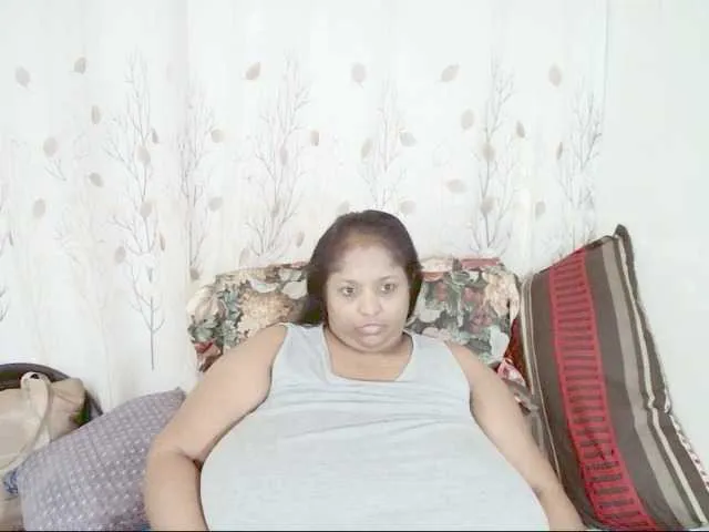 Taly1974 – webcam model profile photo Image 7