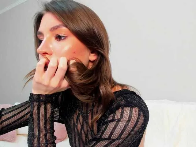 AliseBelow – webcam model profile photo Image 11