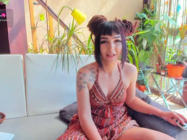 SashaVaughn – webcam model profile photo Image 10