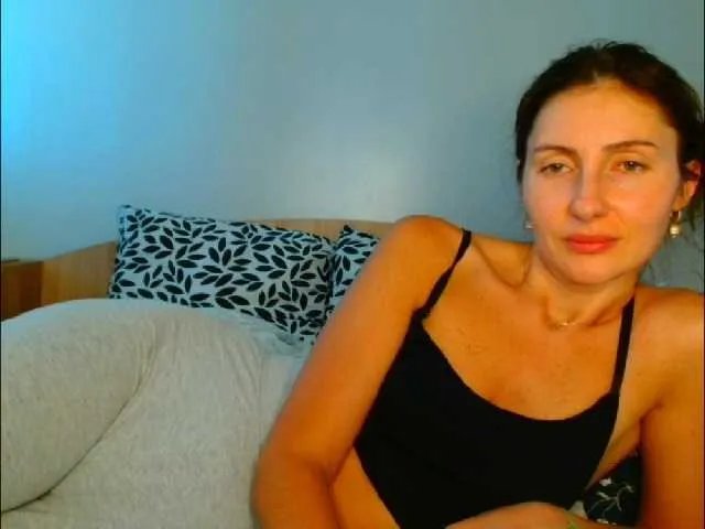 MissKristal – webcam model profile photo Image 2