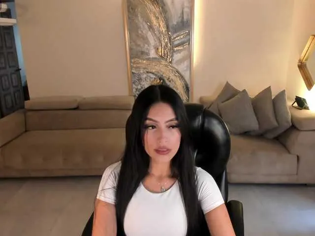 British_EmJess – webcam model profile photo Image 17