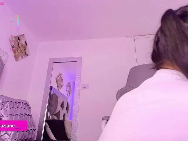 KateDivineUK – webcam model profile photo Image 18