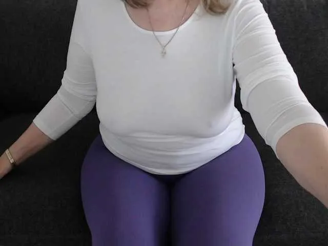 blondeangel_4u2 – webcam model profile photo Image 11