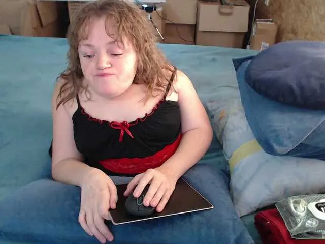 milli1983 – webcam model profile photo Image 18