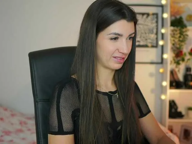 MilfDolores – webcam model profile photo Image 3