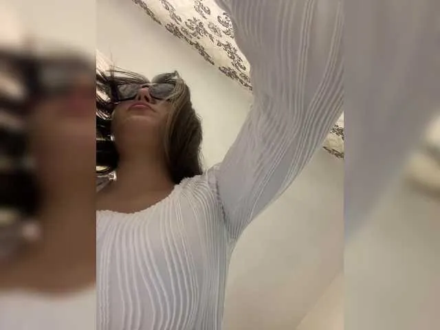JULIE21 Image 12
