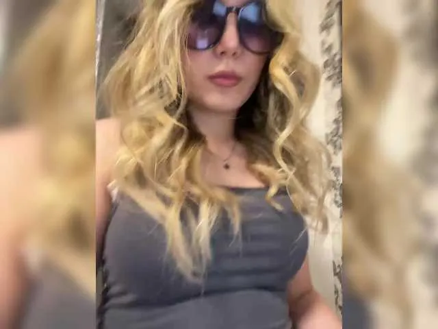 JULIE21 Image 15