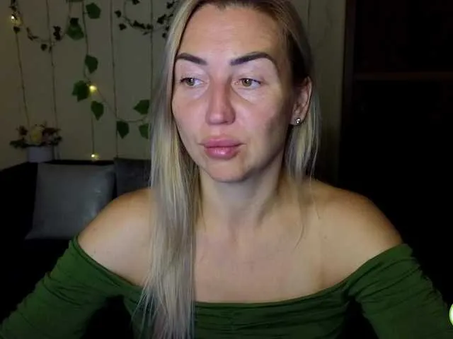 Angel-A – webcam model profile photo Image 15