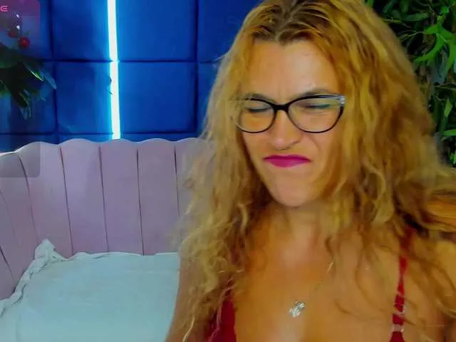 PALMIIRA – webcam model profile photo Image 6