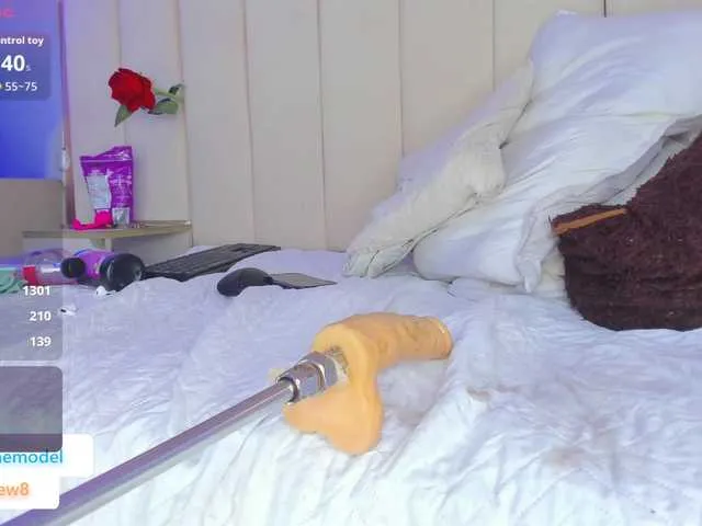 GlamGran – webcam model profile photo Image 10