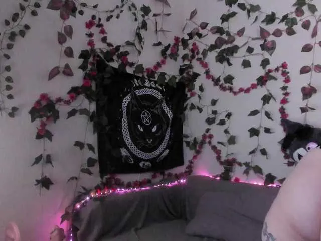 Milamilf – webcam model profile photo Image 11