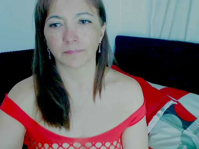 British_EmJess – webcam model profile photo Image 9