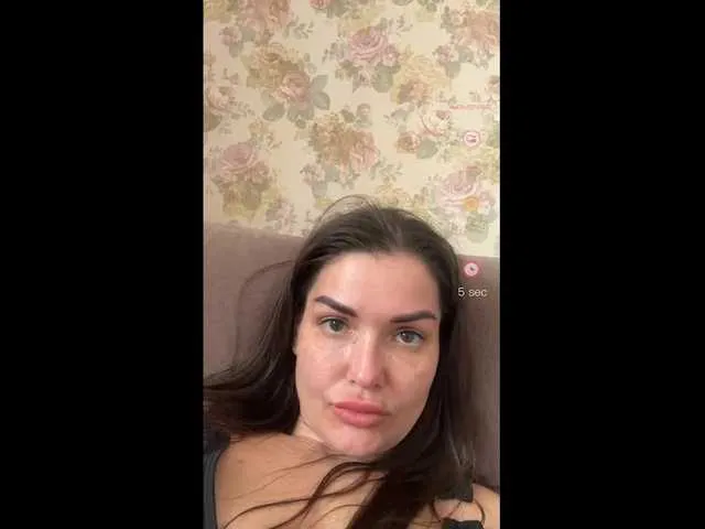 KikiMilf84 Image 5
