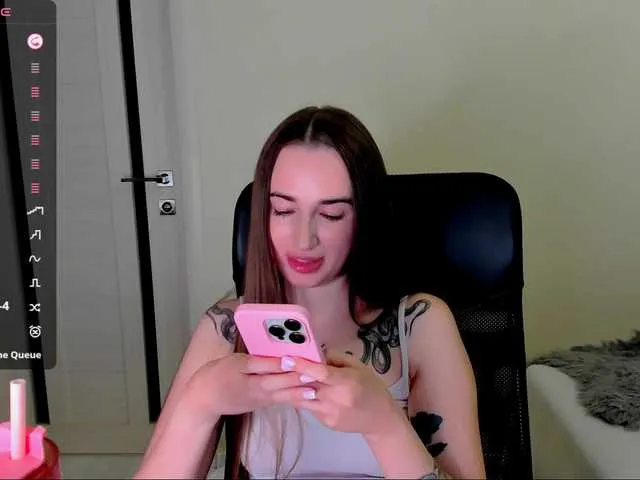 famouswomen – webcam model profile photo Image 19
