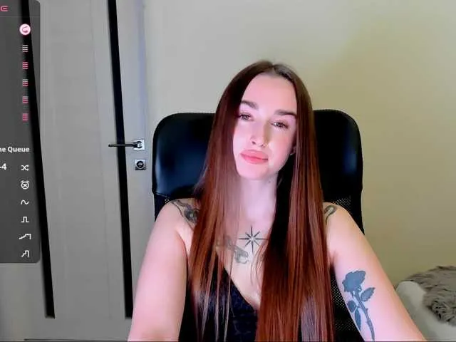 famouswomen – webcam model profile photo Image 6