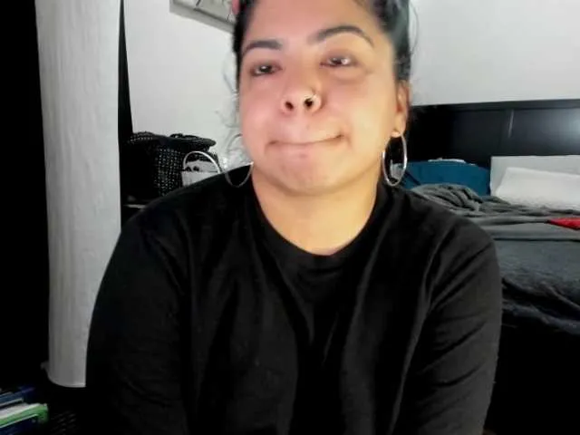 Karamelsw – webcam model profile photo Image 4