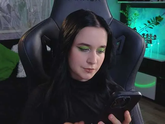 Erin- – webcam model profile photo Image 5