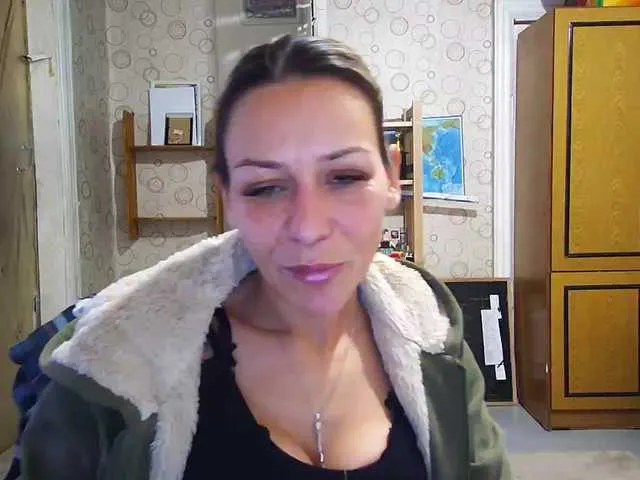 LorrySkye – webcam model profile photo Image 11