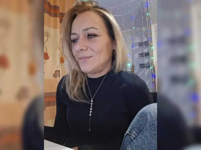 LorrySkye – webcam model profile photo Image 15