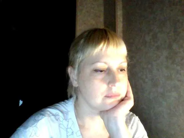 KateDivineUK – webcam model profile photo Image 11