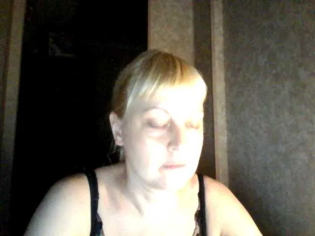 KateDivineUK – webcam model profile photo Image 14