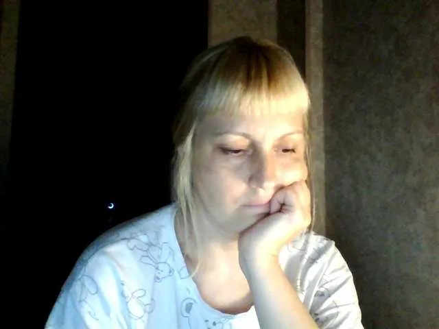 KateDivineUK – webcam model profile photo Image 8