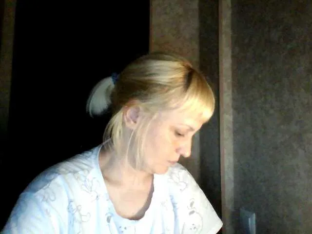 KateDivineUK – webcam model profile photo Image 9