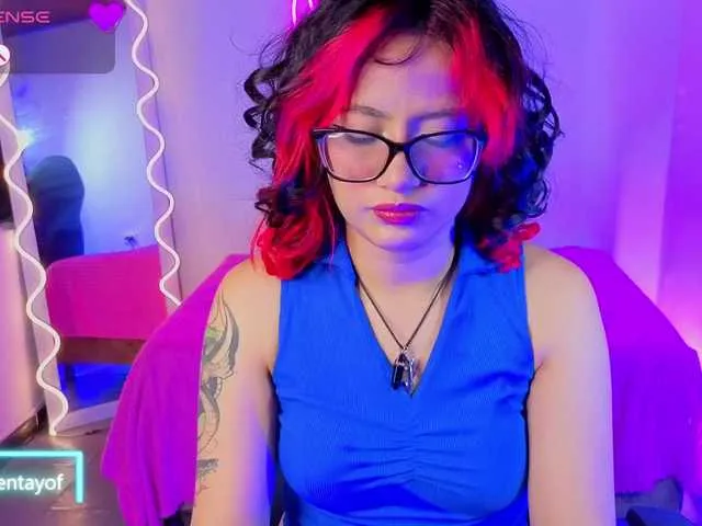 hennyKitty – webcam model profile photo Image 15