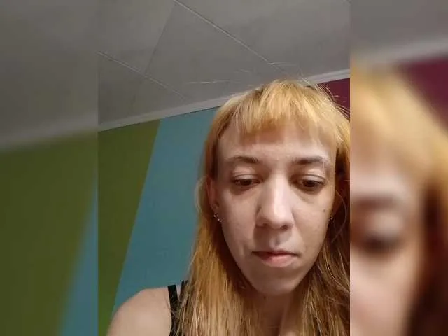 Nataly_Blonde – webcam model profile photo Image 4