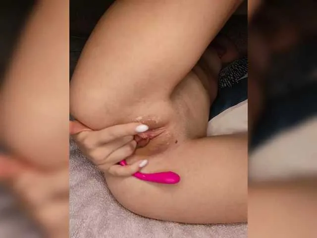 KarinaKokhana – webcam model profile photo Image 2