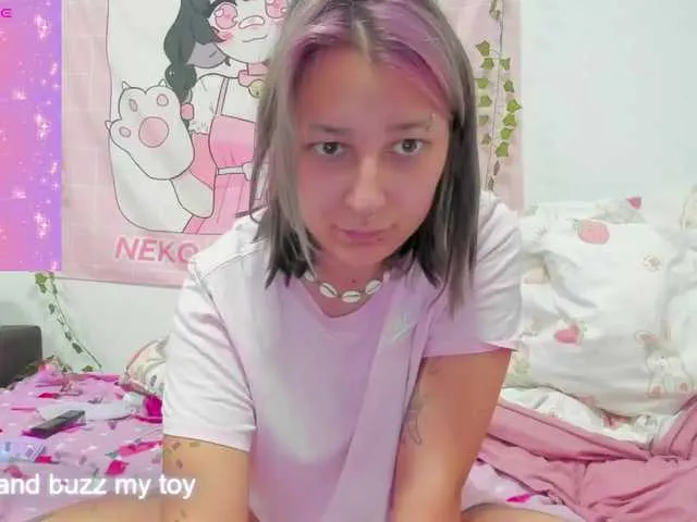 blondalina – webcam model profile photo Image 3