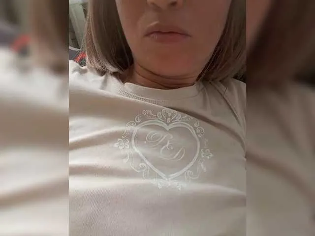 LorrySkye – webcam model profile photo Image 13