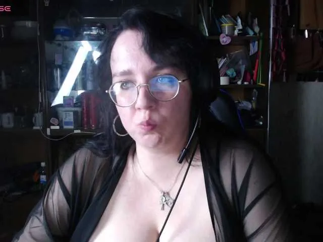 LorrySkye – webcam model profile photo Image 4