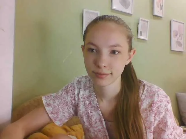 British_EmJess – webcam model profile photo Image 11
