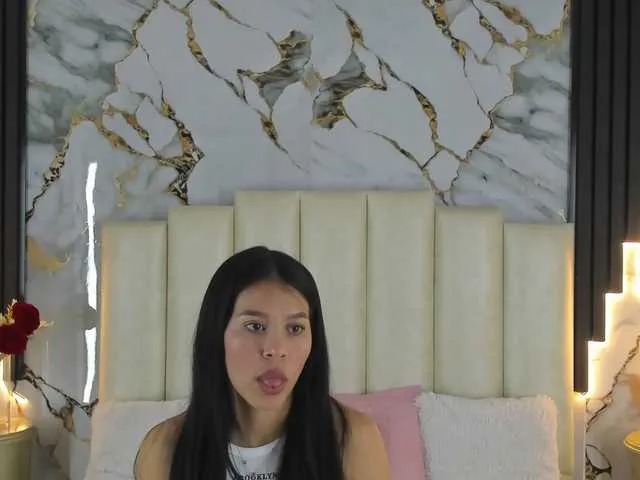 FoxyAlisa – webcam model profile photo Image 7