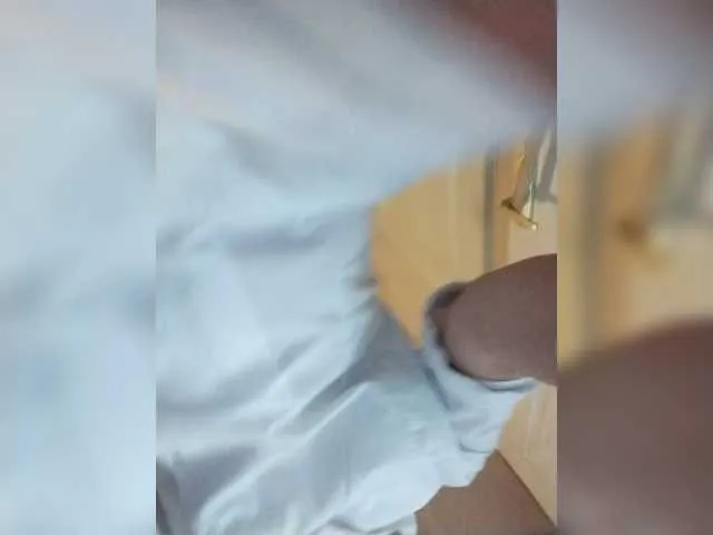 TenderLora – webcam model profile photo Image 13