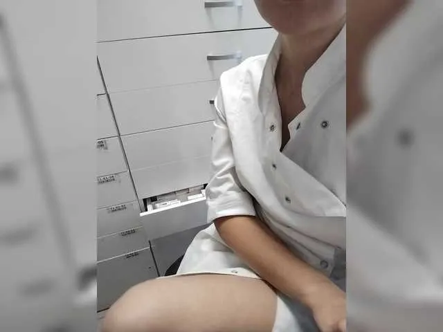 TenderLora – webcam model profile photo Image 15