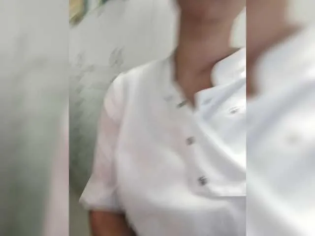 TenderLora – webcam model profile photo Image 9