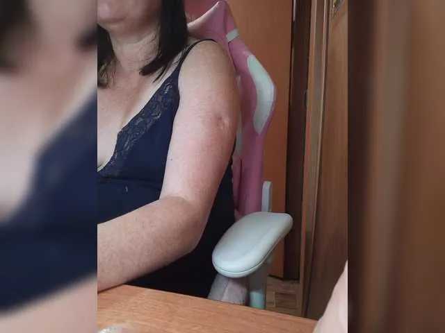 SusyBlair – webcam model profile photo Image 10