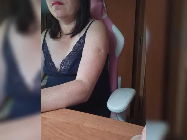 SusyBlair – webcam model profile photo Image 9