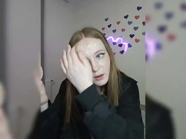 Haluley – webcam model profile photo Image 5